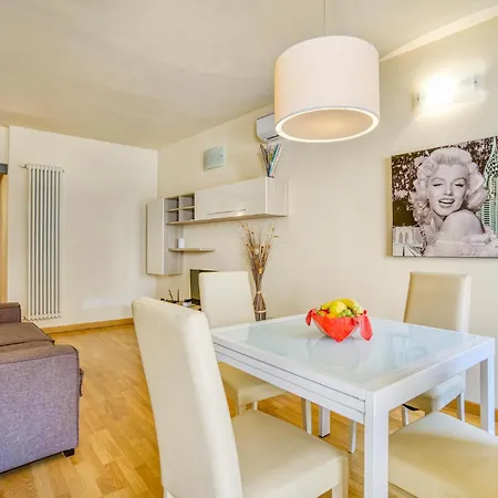 2 Bedroom Amazing In Apartment *
